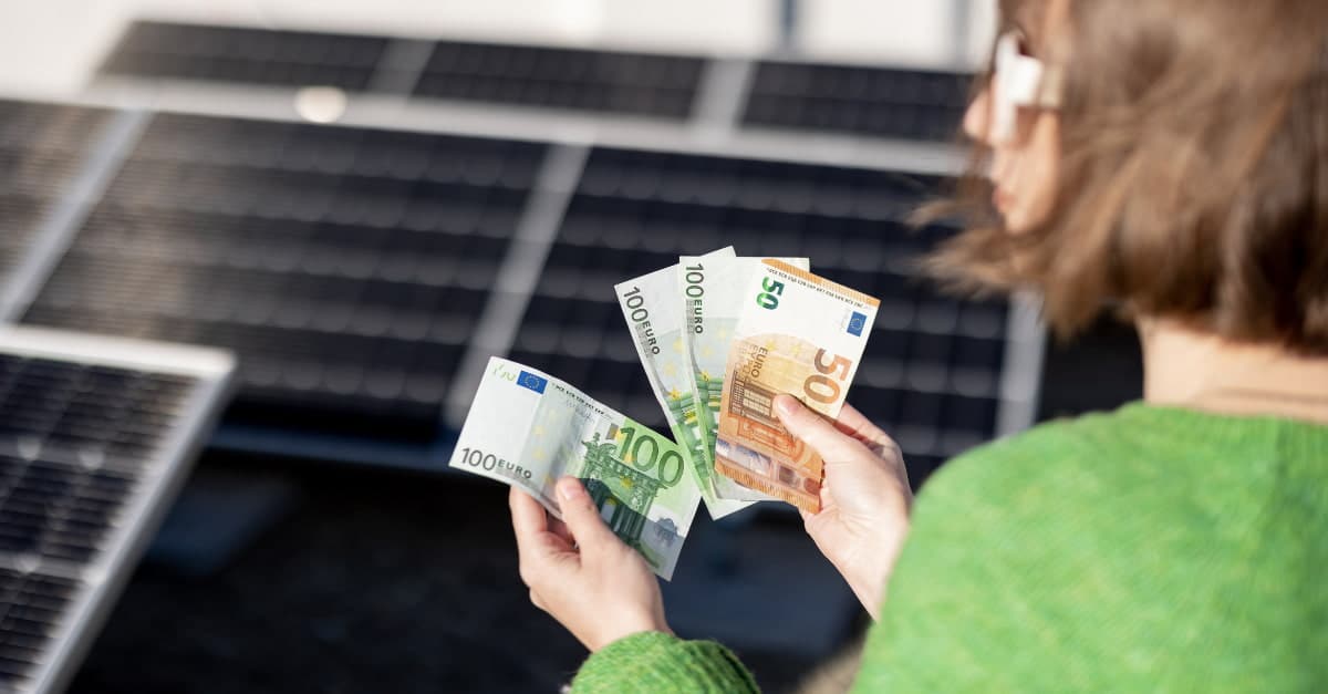 argent et panneaux solaires